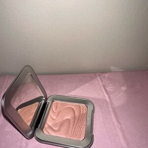 Rem Pink Highlighter in Miss Uranus